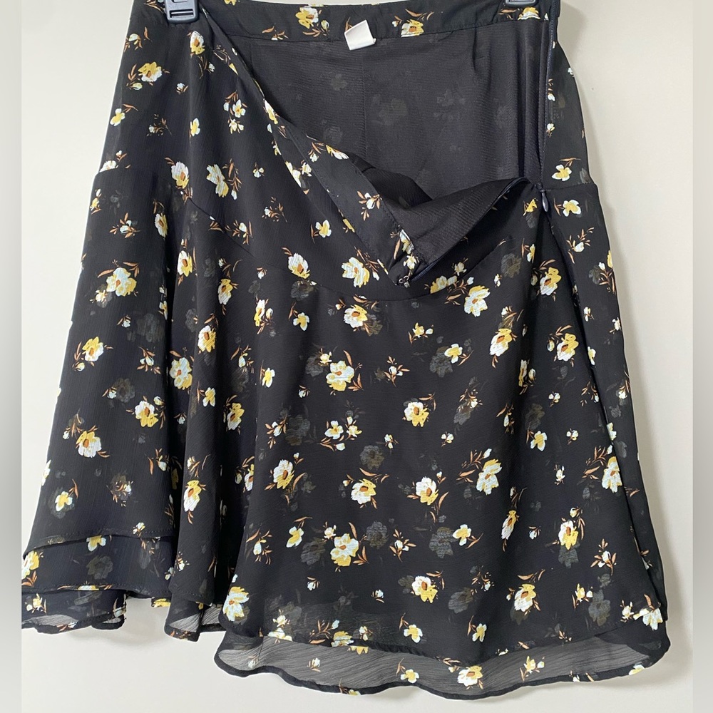 OLD NAVY. Skirt.